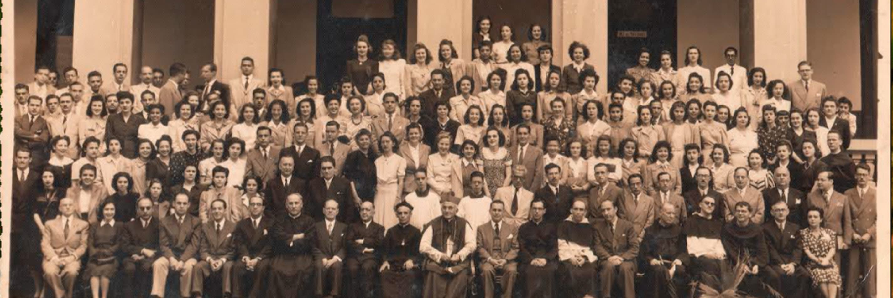 Turma histórica de antigos alunos da PUC-Rio, década de 1950